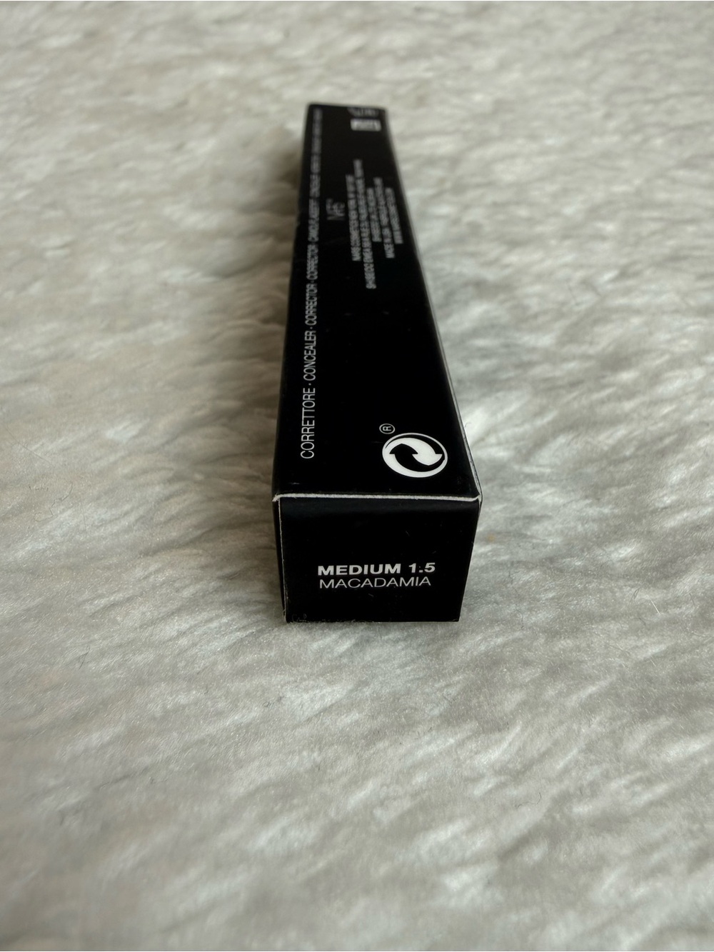NARS Radiant Creamy Concealer - M1.5 Macadamia - Picture 4 of 4
